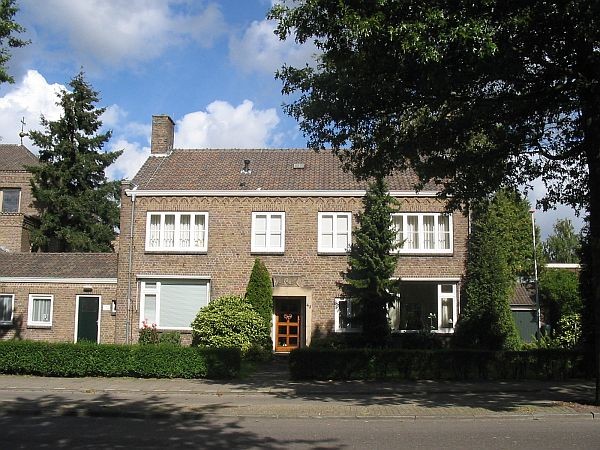 Bussum, Koptische kerk (vm St. Jozefkerk), pastorie