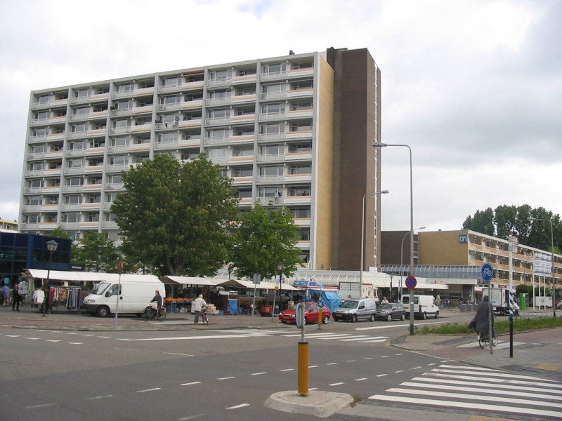 Winkelcentrum en appartementen Diemen