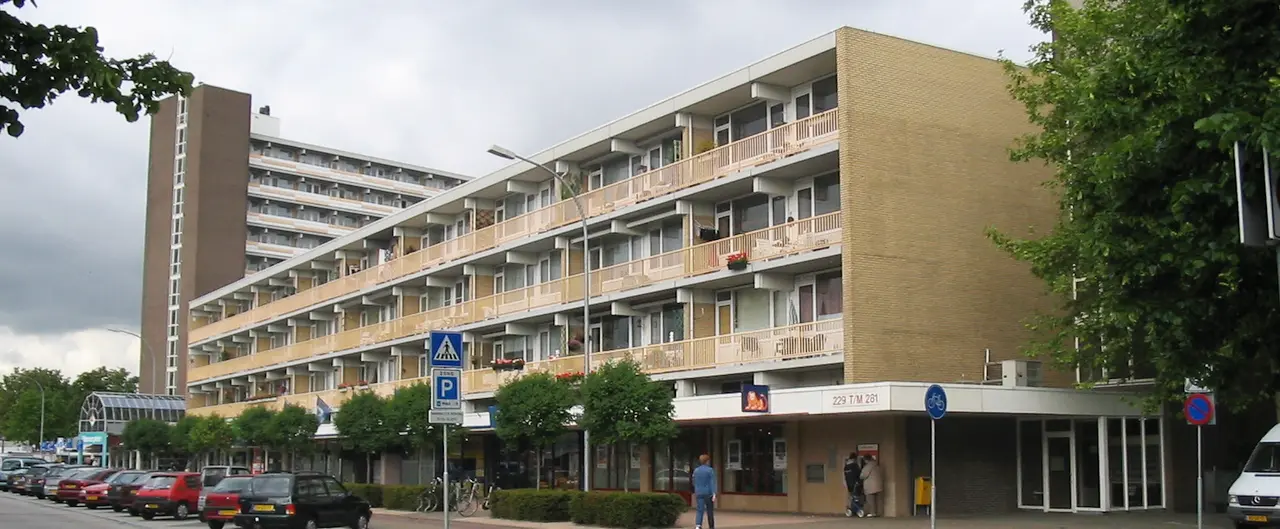 Winkelcentrum en appartementen Diemen