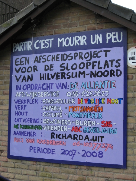 Hilversum, Erfgooiersstraat; posters t.g.v. geplande afbraak