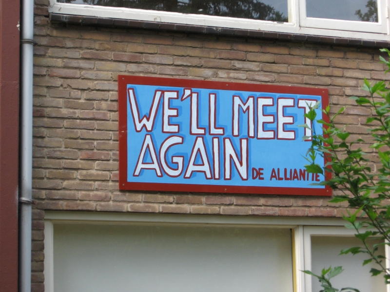 Hilversum, Erfgooiersstraat; posters t.g.v. geplande afbraak