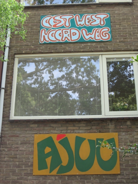 Hilversum, Erfgooiersstraat; posters t.g.v. geplande afbraak