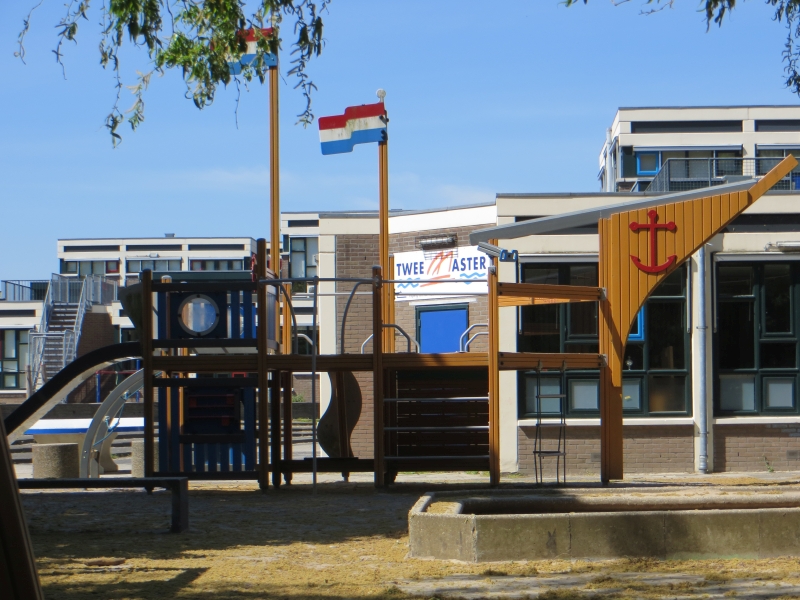 Huizen, scholen Holleblok, De Tweemaster